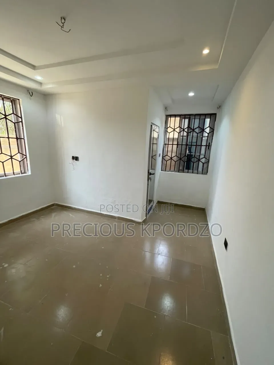 1bdrm Room & Parlour in Comm 1 Lakeside for rent
