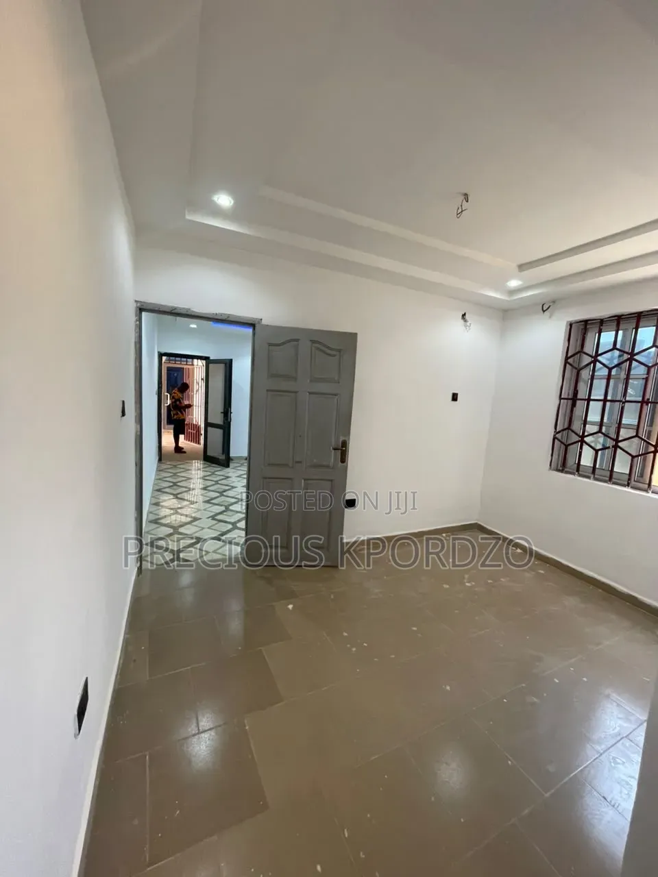 1bdrm Room & Parlour in Comm 1 Lakeside for rent