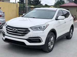 Hyundai Santa Fe SE AWD 2017 White