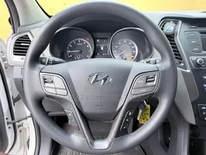 Hyundai Santa Fe SE AWD 2017 White