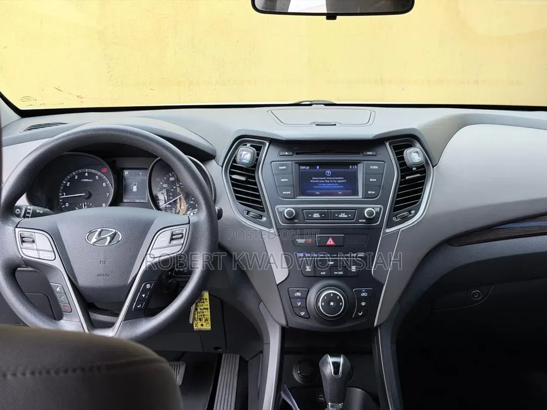 Hyundai Santa Fe SE AWD 2017 White