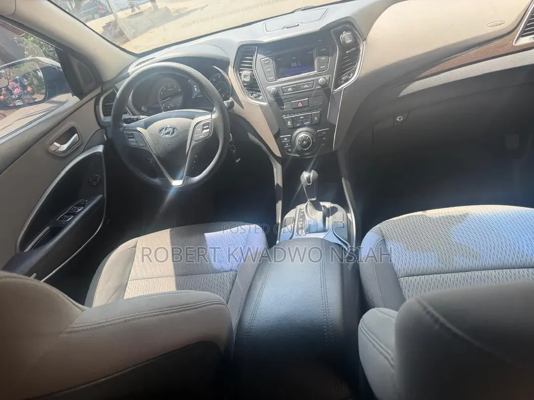 Hyundai Santa Fe SE AWD 2017 White