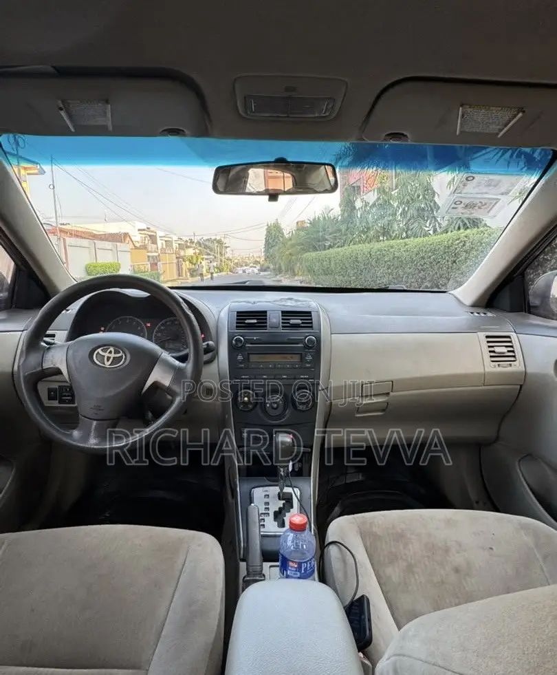 Toyota Corolla LE 4dr Sedan (1.8L 4cyl 4A) 2010 Brown