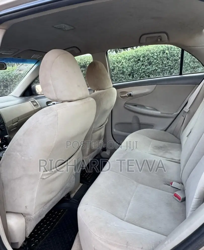 Toyota Corolla LE 4dr Sedan (1.8L 4cyl 4A) 2010 Brown