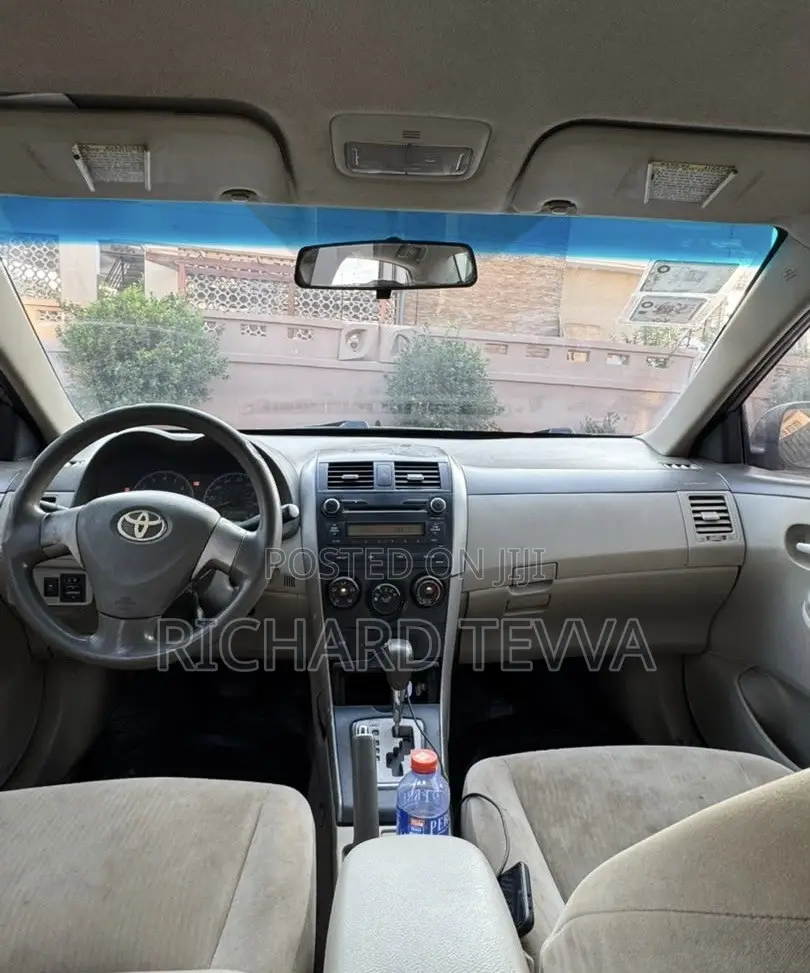 Toyota Corolla LE 4dr Sedan (1.8L 4cyl 4A) 2010 Brown