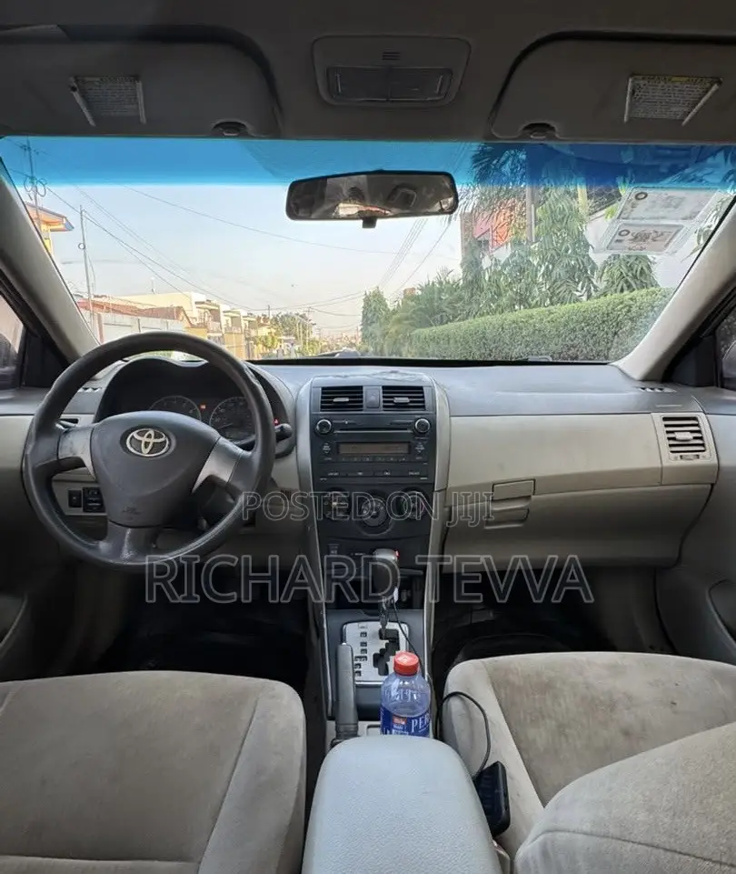 Toyota Corolla LE 4dr Sedan (1.8L 4cyl 4A) 2010 Brown