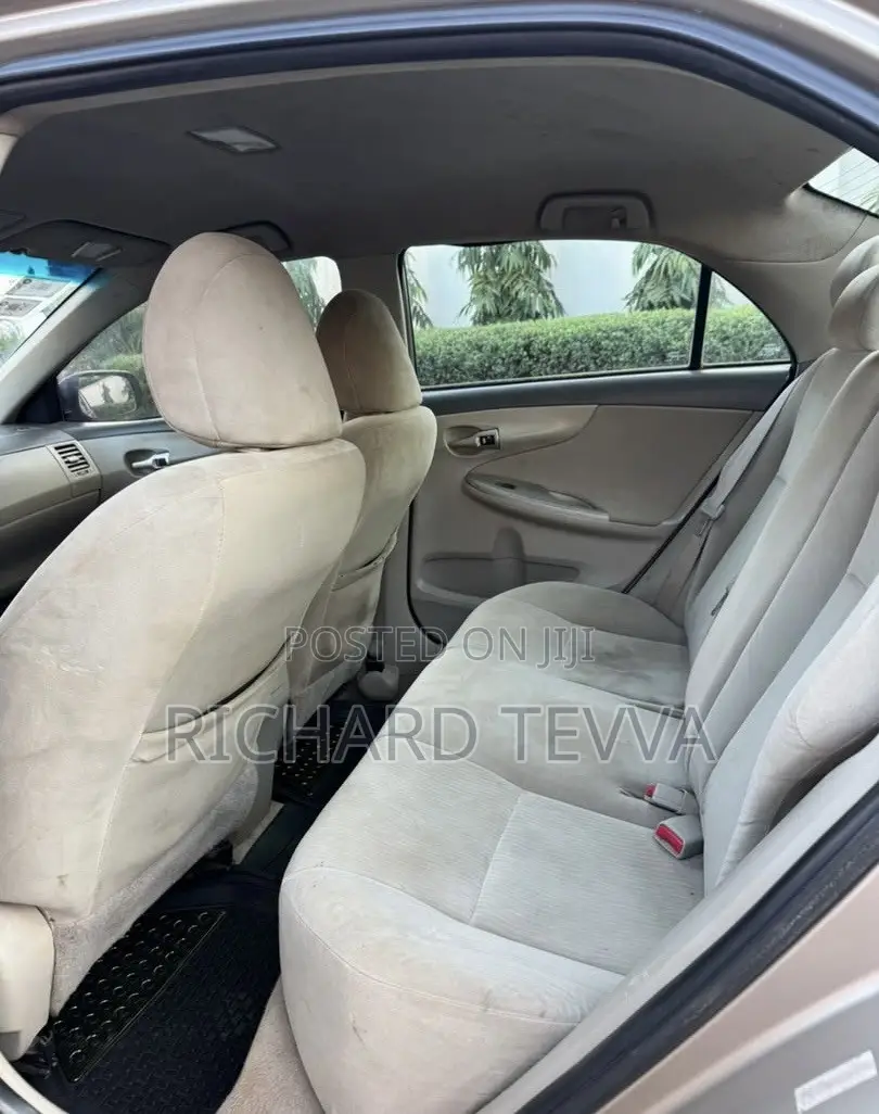 Toyota Corolla LE 4dr Sedan (1.8L 4cyl 4A) 2010 Brown