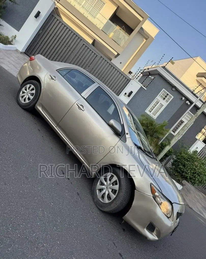Toyota Corolla LE 4dr Sedan (1.8L 4cyl 4A) 2010 Brown