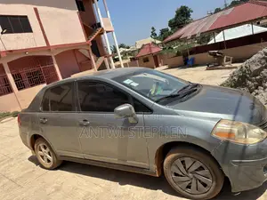 Nissan Versa 1.8 S Sedan 2011 Gray