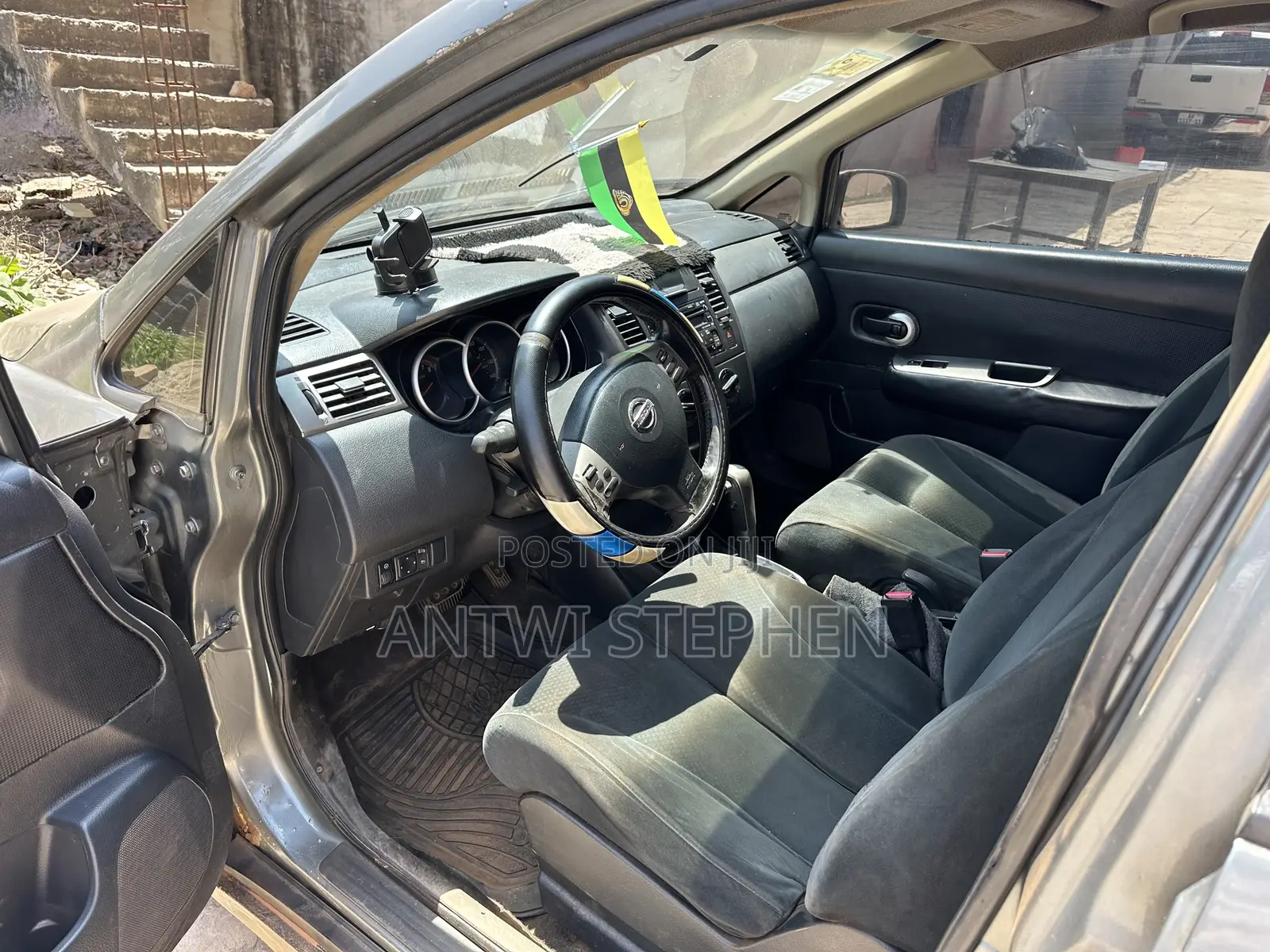 Nissan Versa 1.8 S Sedan 2011 Gray