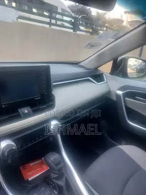 Toyota RAV4 XLE 2021 Green