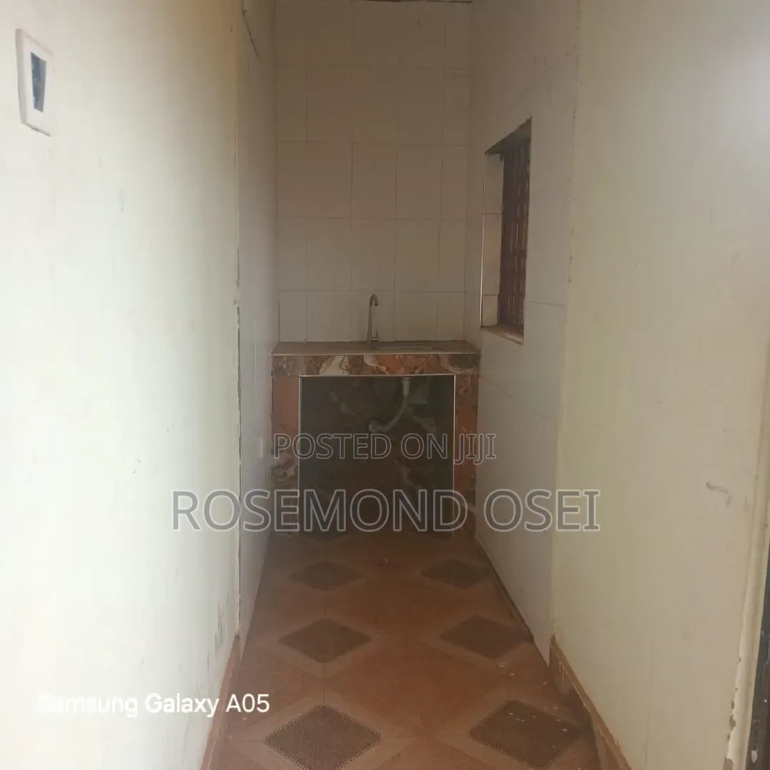 1bdrm Apartment in Foster Home, Frafraha for rent