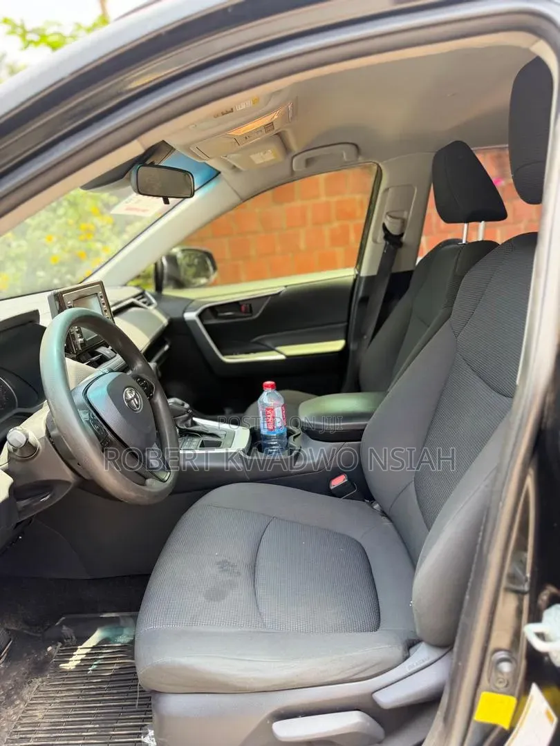 Toyota RAV4 LE AWD 2019 Black