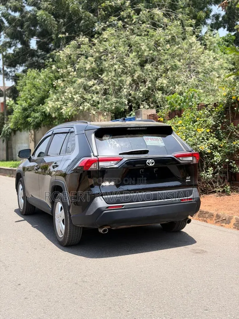 Toyota RAV4 LE AWD 2019 Black