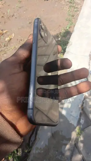 Apple iPhone 11 64 GB Black