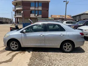 Toyota Belta 2010 Silver