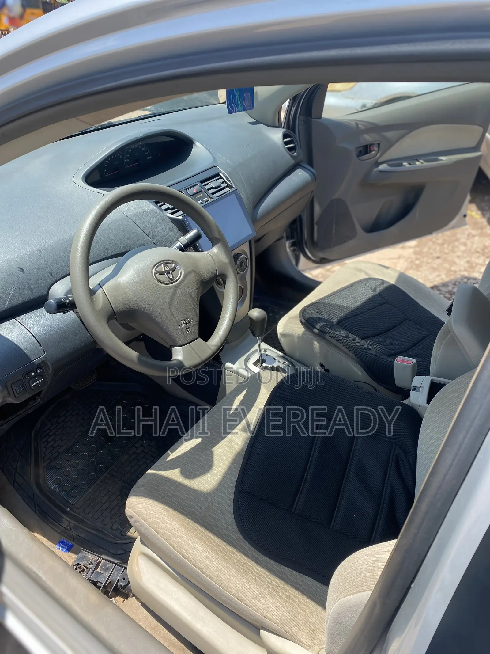 Toyota Belta 2010 Silver