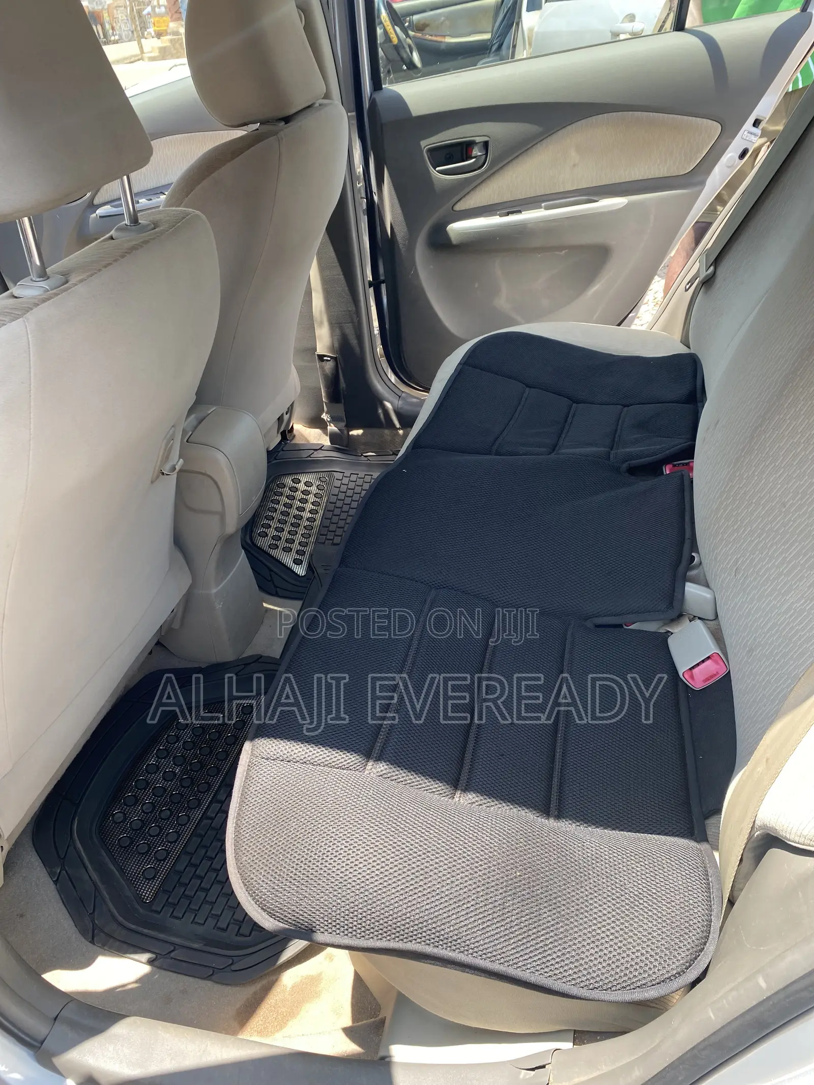 Toyota Belta 2010 Silver