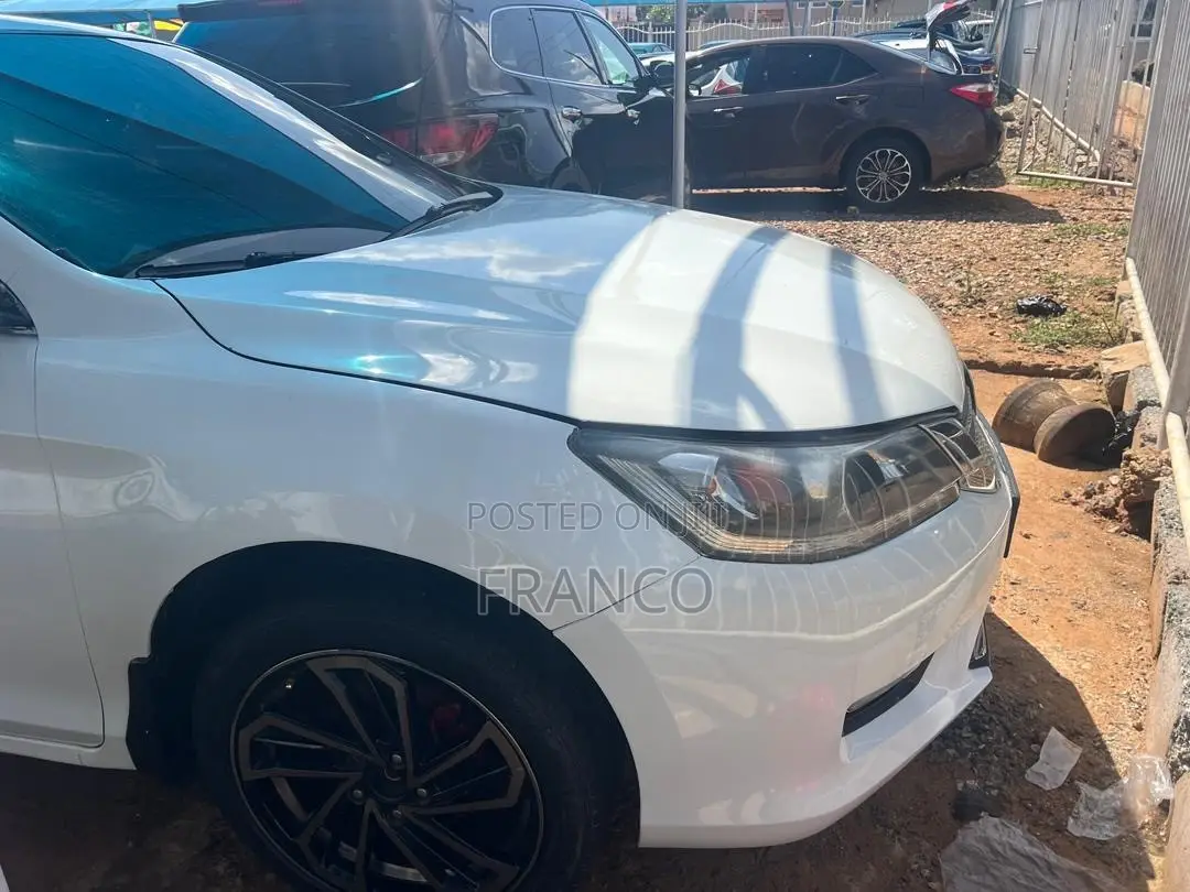Honda Accord EX 4dr Sedan (2.4L 4cyl CVT) 2015 White