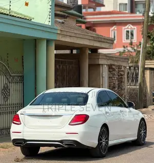 Mercedes-Benz E300 4Matic AWD Sedan (2.0L 4cyl 9A) 2017 White