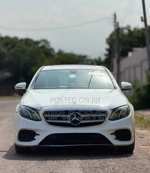 Mercedes-Benz E300 4Matic AWD Sedan (2.0L 4cyl 9A) 2017 White