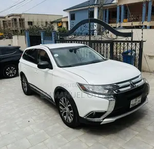 Mitsubishi Outlander 2017 Off white