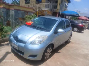 Toyota Vitz 2010 Red