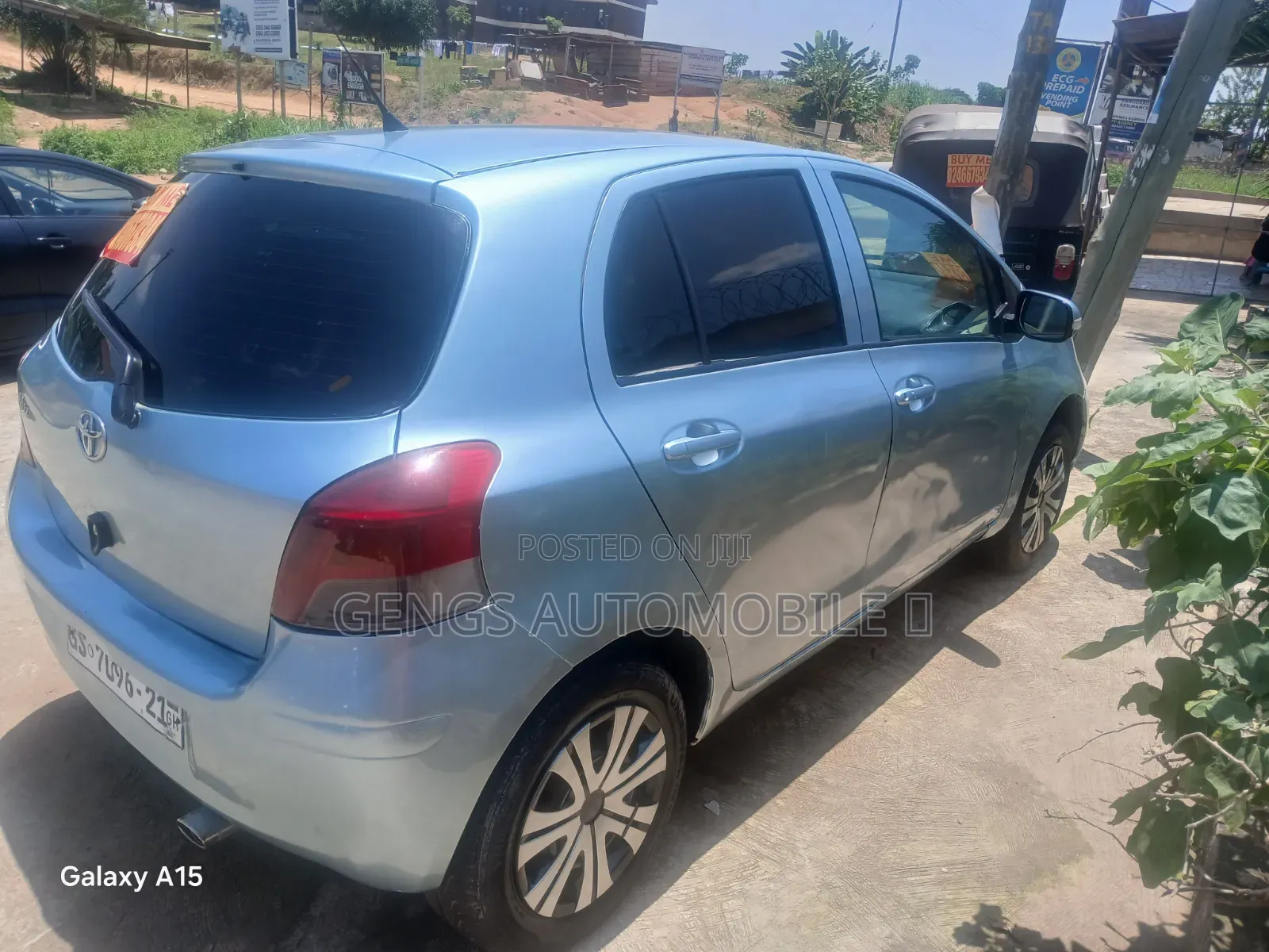 Toyota Vitz 2010 Red