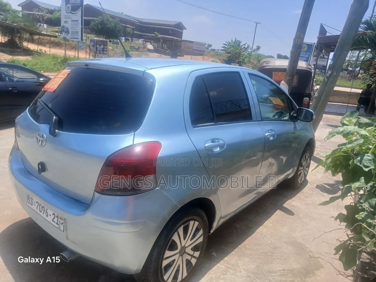 Toyota Vitz 2010 Red