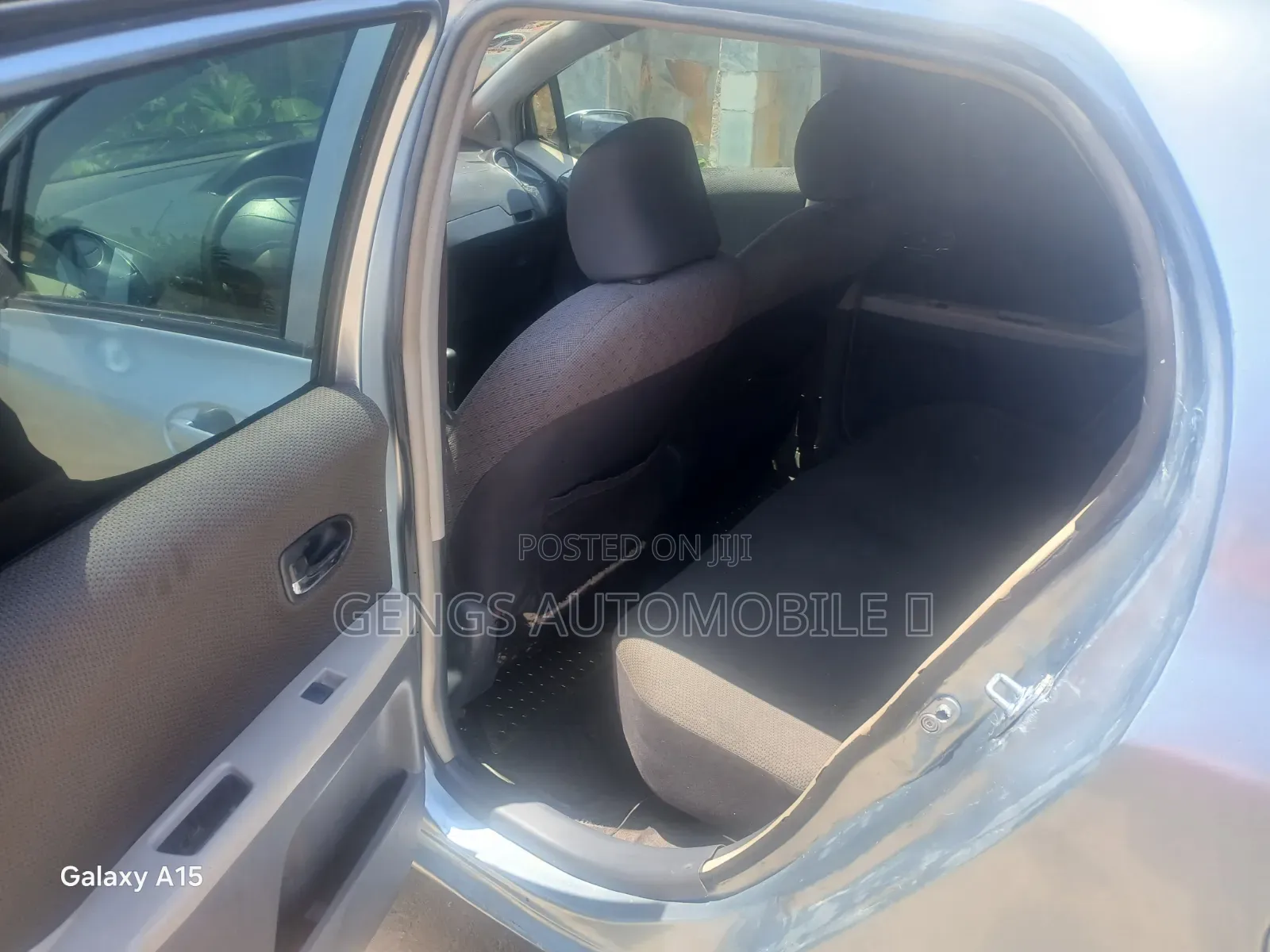 Toyota Vitz 2010 Red