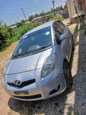 Toyota Vitz 2010 Beige