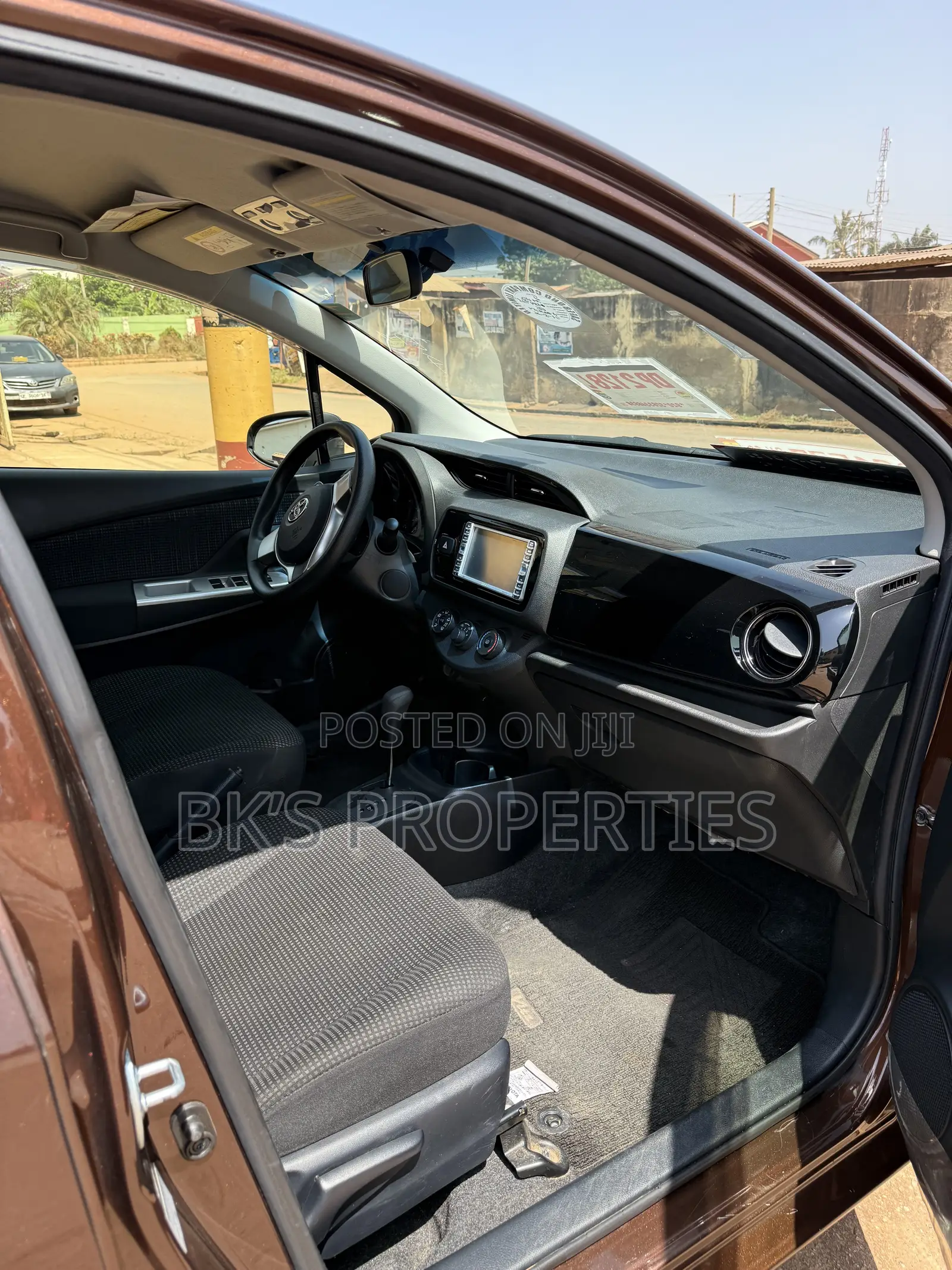 Toyota Vitz 2014 Brown