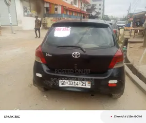 Toyota Vitz 2010 Black