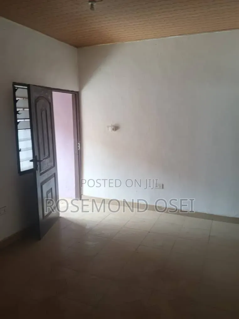 1bdrm Apartment in Adenta Foster Home, Frafraha for rent