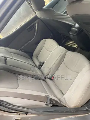 Hyundai Elantra GLS Sedan FWD (1.8L 4cyl 6M) 2013 Gray