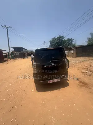 Toyota Voxy V 4WD 8-Seater 2012 Black