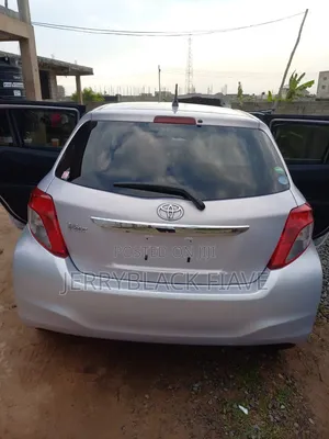 Toyota Vitz 2013