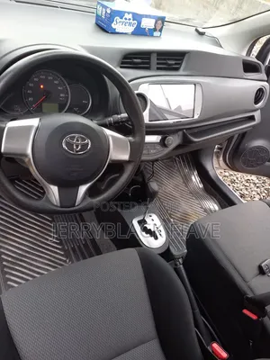 Toyota Vitz 2013