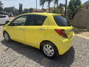 Toyota Vitz 1.3 FWD 5dr 2015 Yellow