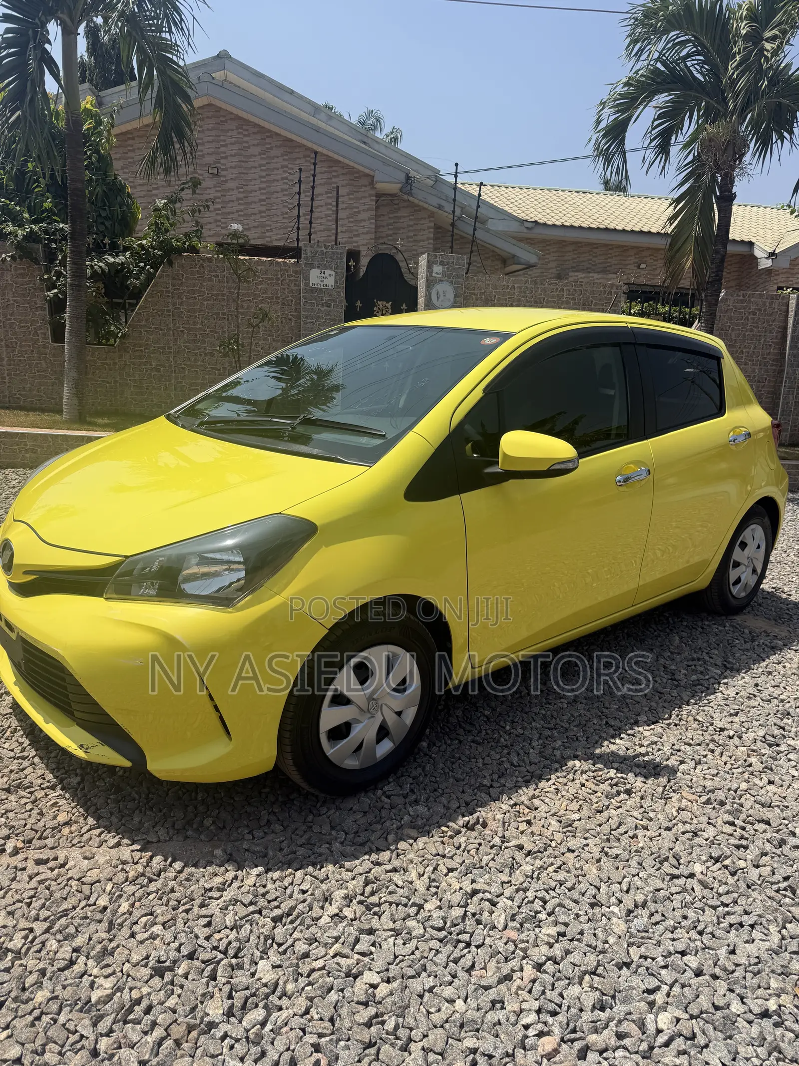 Toyota Vitz 1.3 FWD 5dr 2015 Yellow