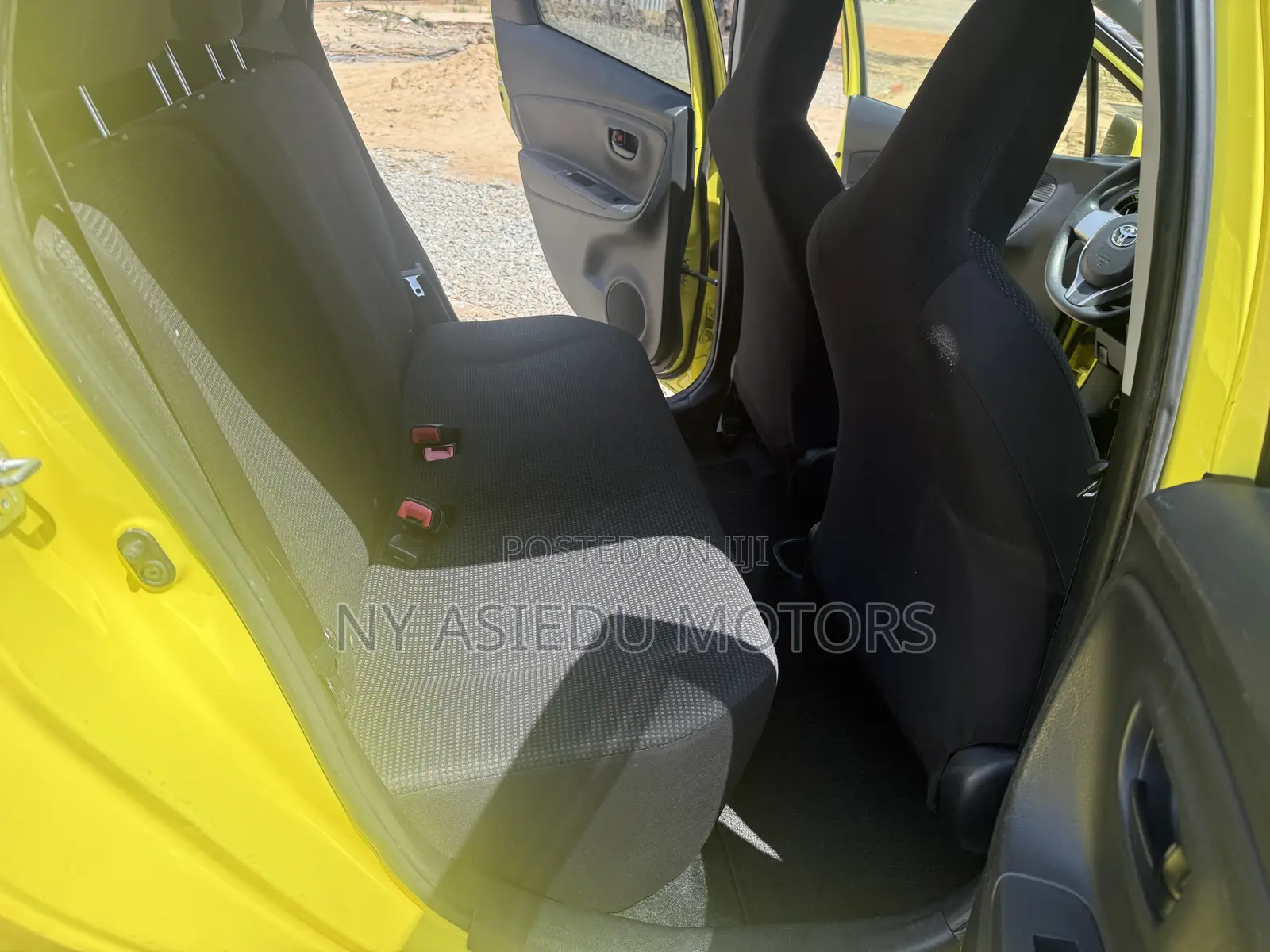 Toyota Vitz 1.3 FWD 5dr 2015 Yellow