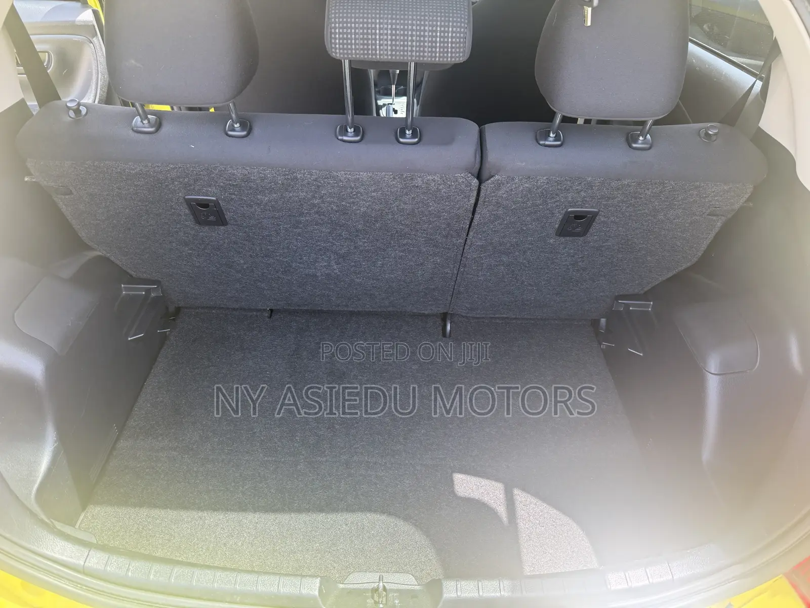 Toyota Vitz 1.3 FWD 5dr 2015 Yellow