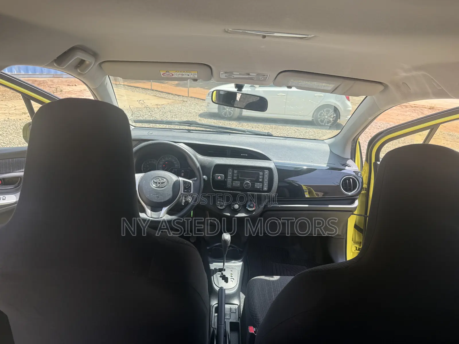 Toyota Vitz 1.3 FWD 5dr 2015 Yellow
