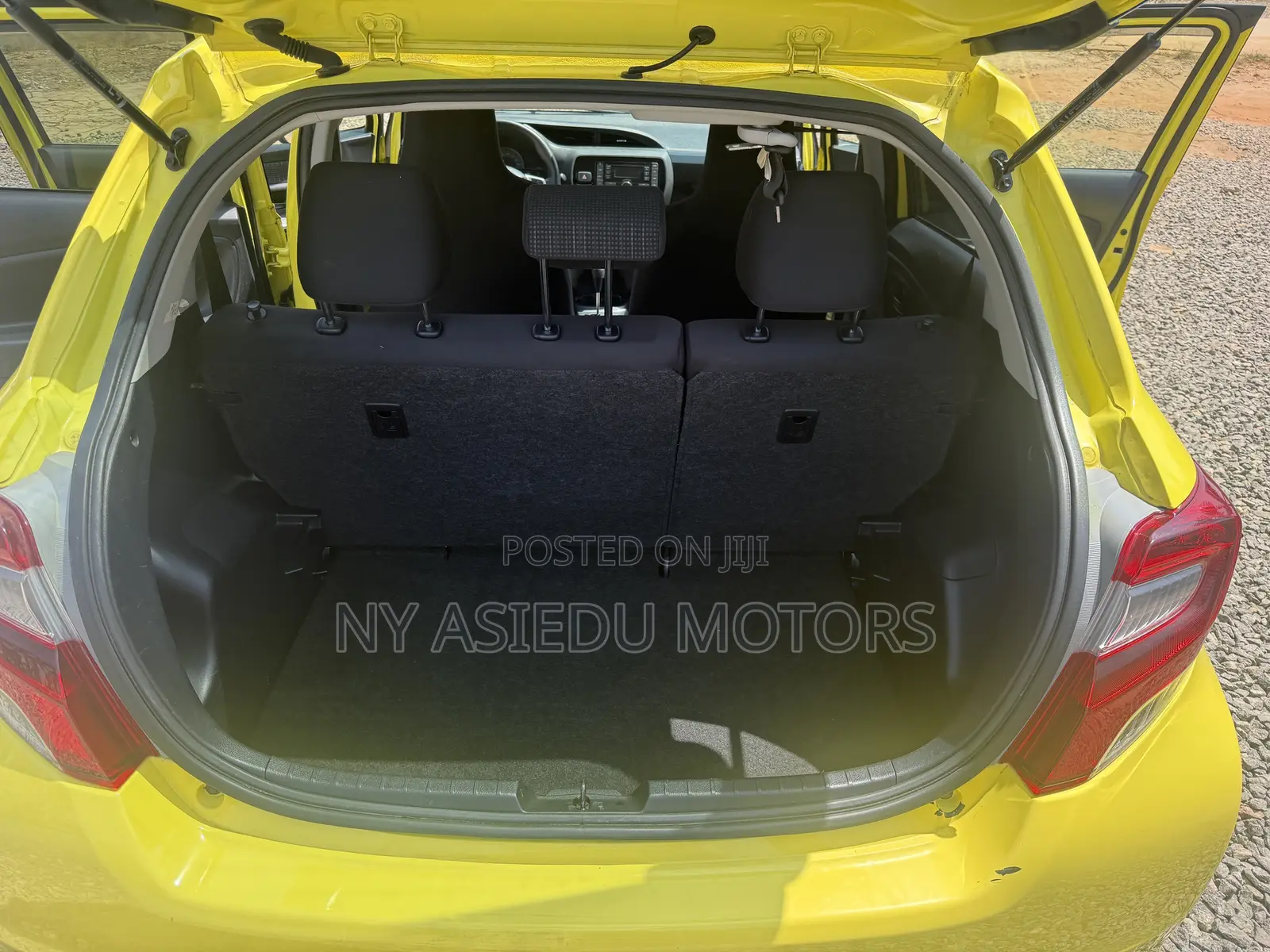 Toyota Vitz 1.3 FWD 5dr 2015 Yellow