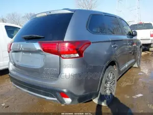 Mitsubishi Outlander 2016 Gray