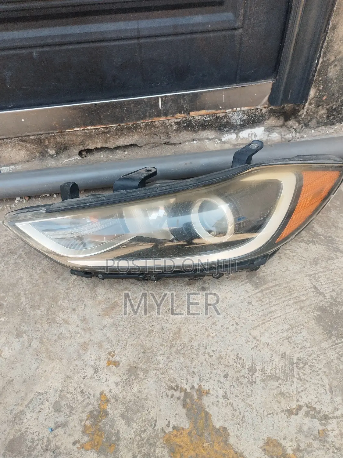 2017-2018 Hyndai Elantra Headlight (Left Side)