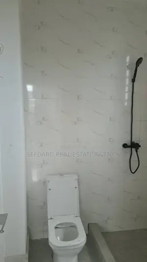 5bdrm House in Sefdard Properties, Kwabenya for rent