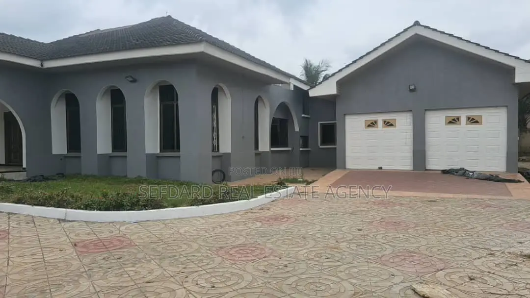 5bdrm House in Sefdard Properties, Kwabenya for rent