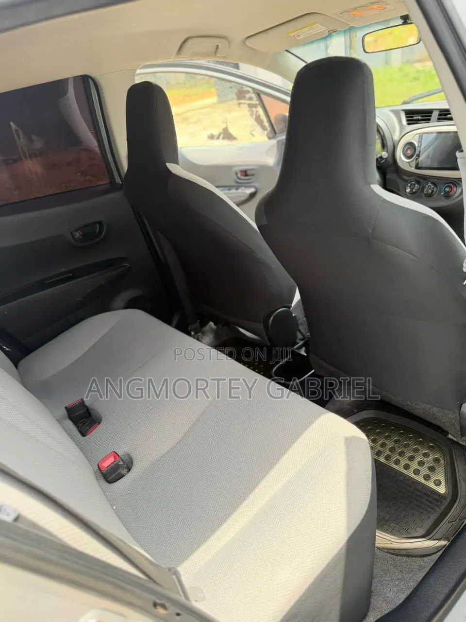 Toyota Vitz 2013 Silver