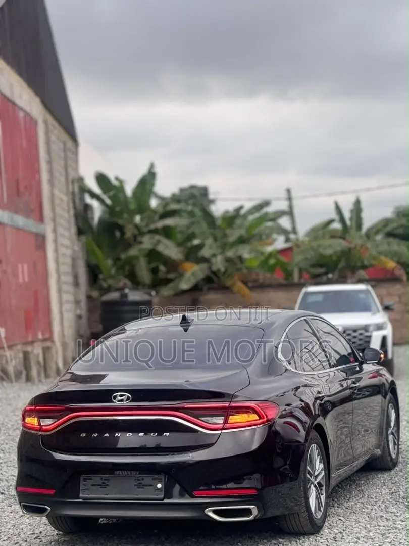 Hyundai Grandeur 2018 Black